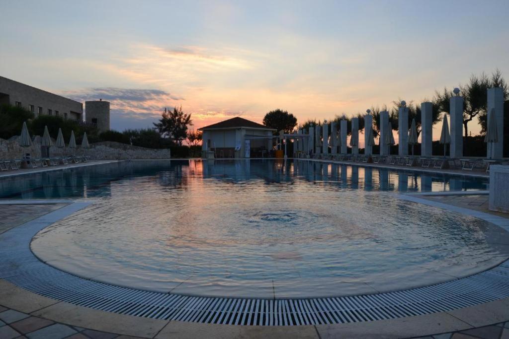 טורה סנטה סאבינה Hotel Scoglio Degli Achei מראה חיצוני תמונה