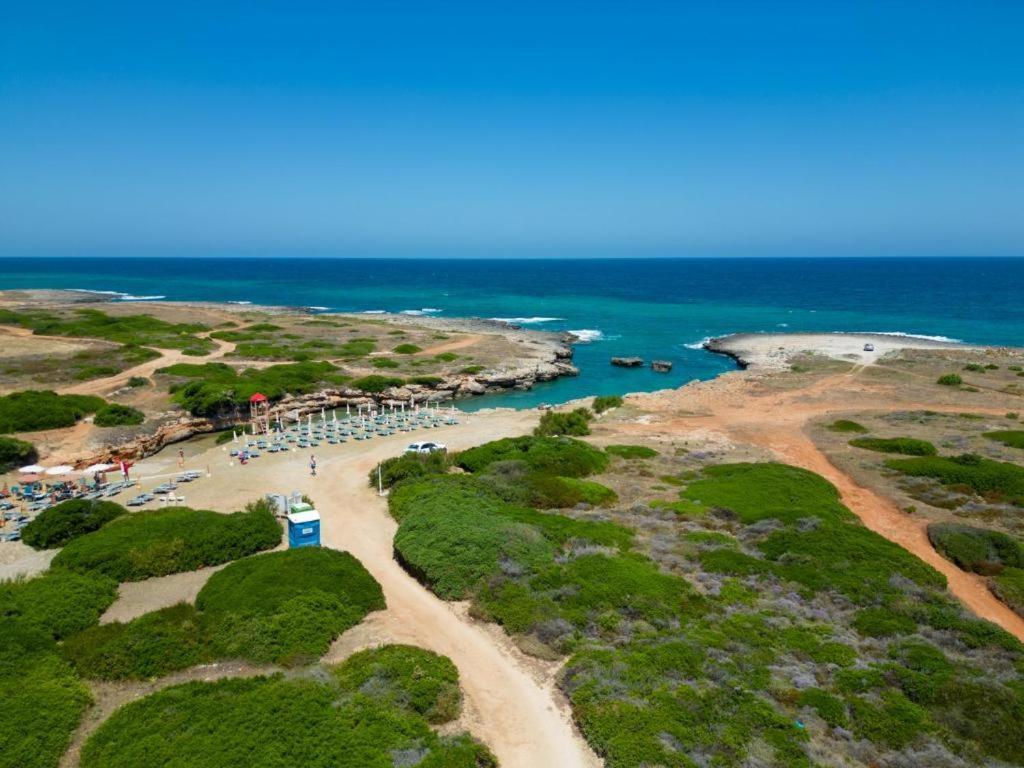 טורה סנטה סאבינה Hotel Scoglio Degli Achei מראה חיצוני תמונה